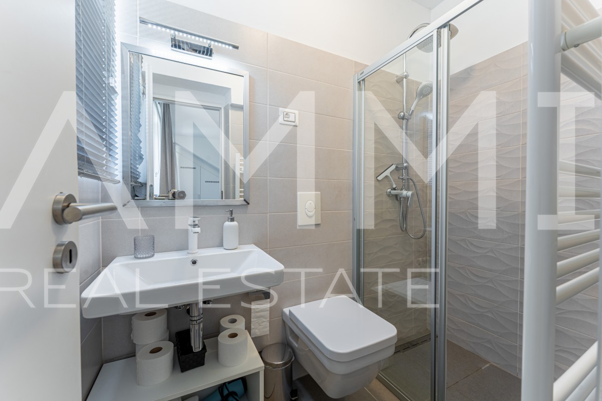 SREDI&Scaron;NJA ISTRA - &Scaron;armantna ku&cacute;a s bazenom okru&zcaron;ena prirodom