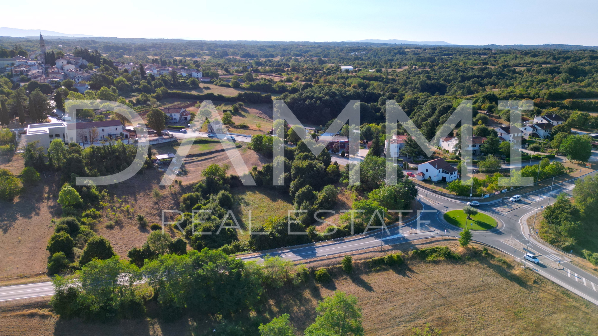 ISTRA&comma; &Zcaron;MINJ - Zemlji&scaron;te na fantasti&ccaron;noj lokaciji