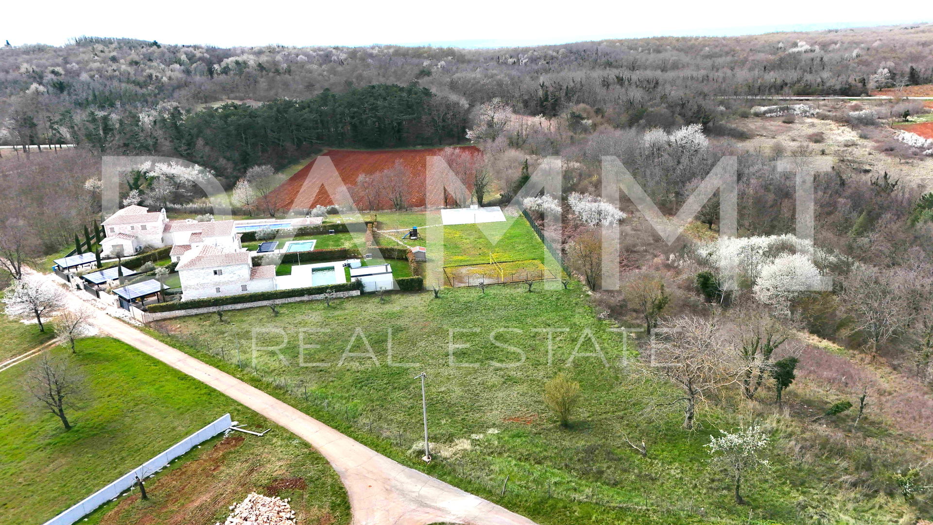 ISTRA&comma; VI&Zcaron;INADA - Gra&dstrok;evinsko zemlji&scaron;te na mirnoj lokaciji