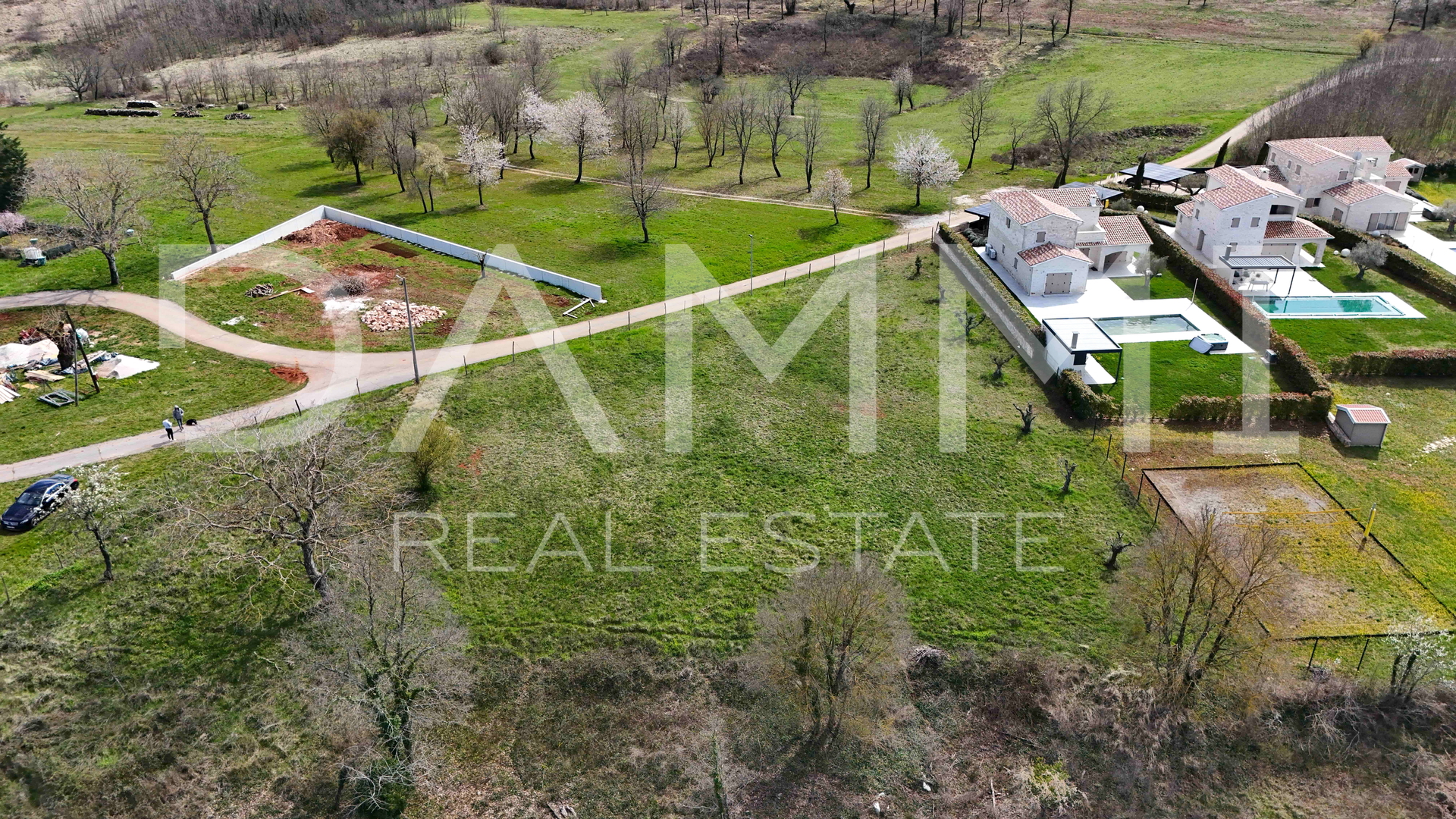 ISTRA&comma; VI&Zcaron;INADA - Gra&dstrok;evinsko zemlji&scaron;te na izuzetno mirnoj lokaciji