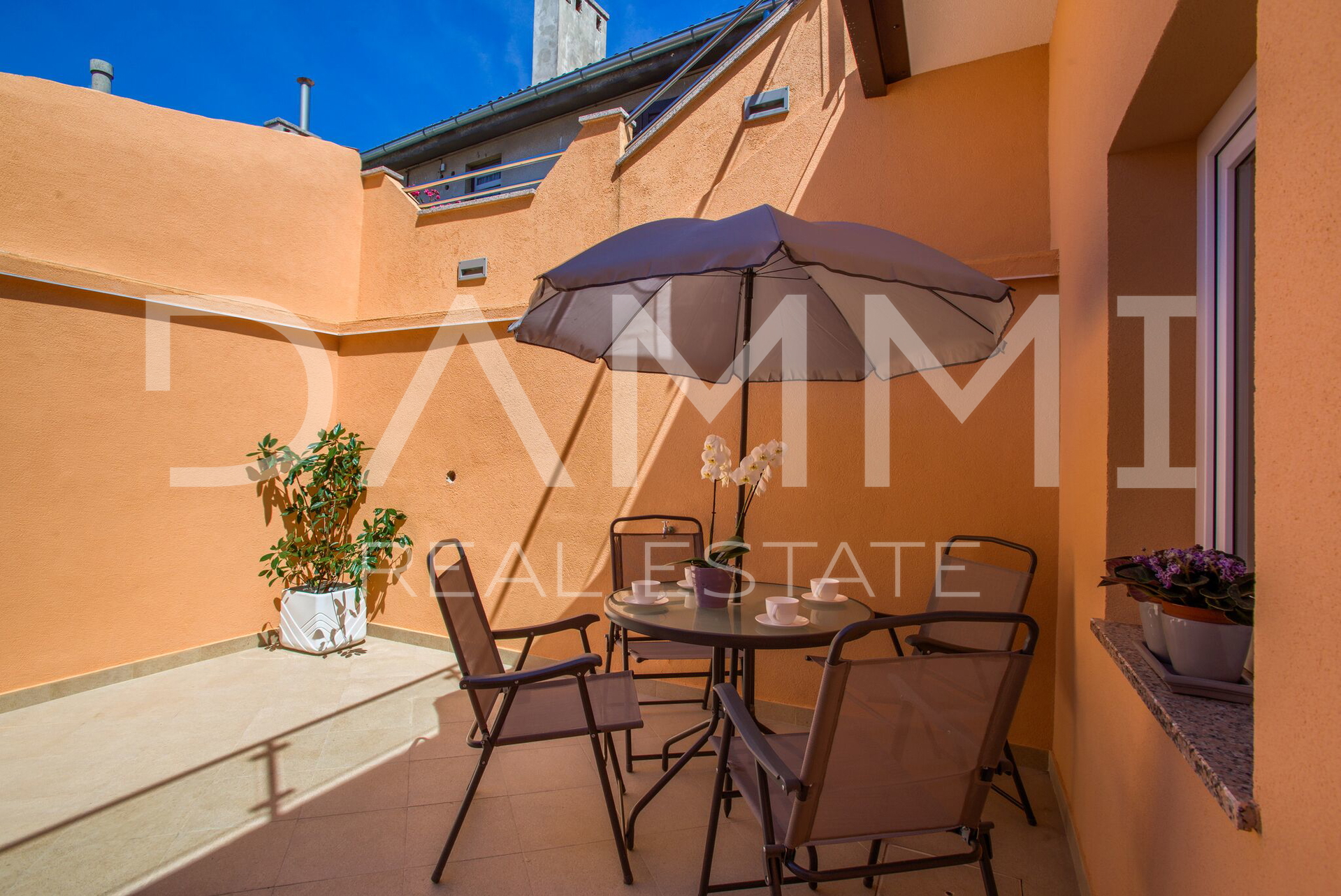 ISTRA&comma; PULA - House with 3 apartments in the city center near the Arena