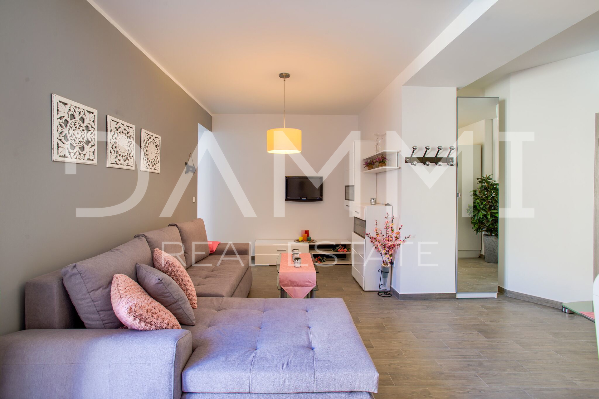 ISTRA&comma; PULA - House with 3 apartments in the city center near the Arena
