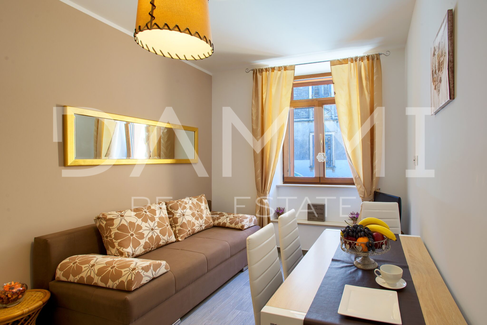 ISTRA&comma; PULA - House with 3 apartments in the city center near the Arena