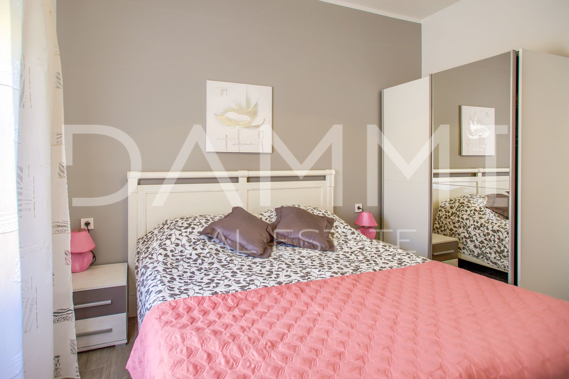 ISTRA&comma; PULA - House with 3 apartments in the city center near the Arena