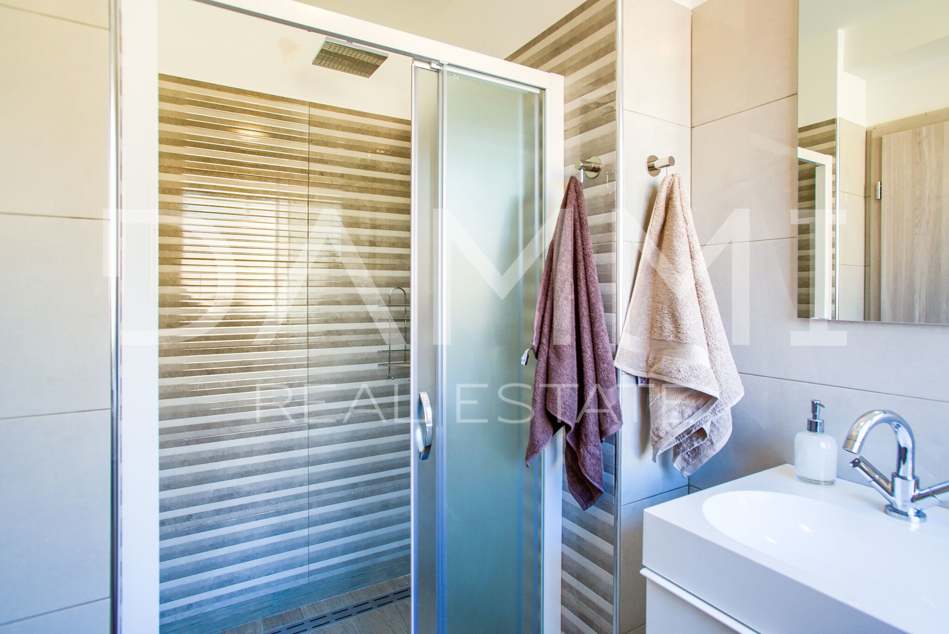 ISTRA&comma; PULA - House with 3 apartments in the city center near the Arena