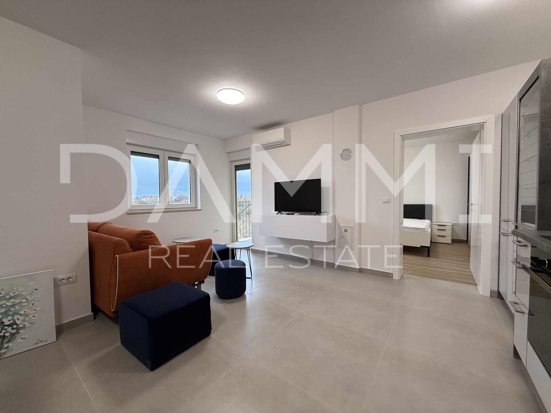 ISTRIA, ROVIGNO - Appartamento al piano terra, bilocale con giardino e posto auto