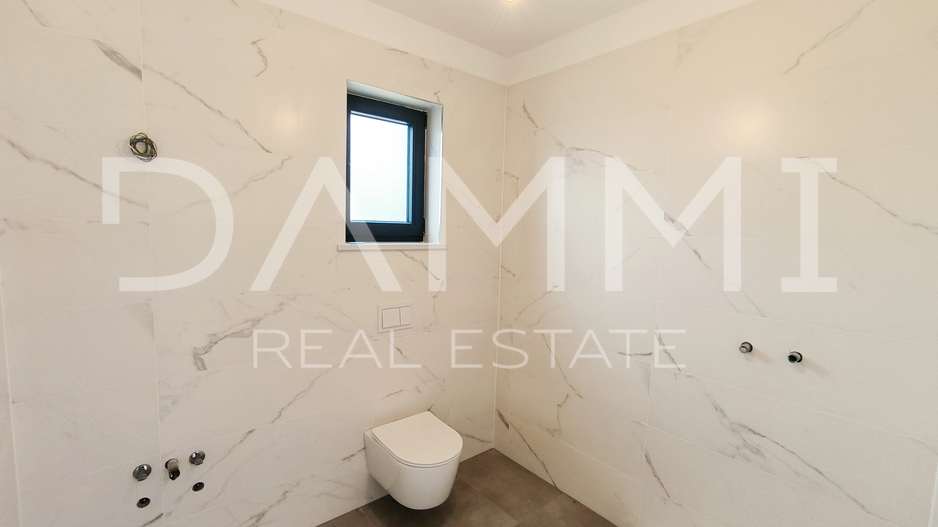 Istra - Mar&ccaron;ana&comma; ku&cacute;a s bazenom&comma; novogradnja