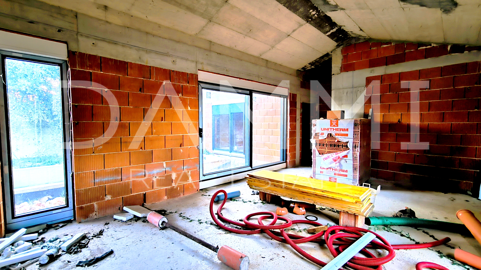 Istra&comma; Li&zcaron;njan - ku&cacute;a sa bazenom u roh-bau fazi