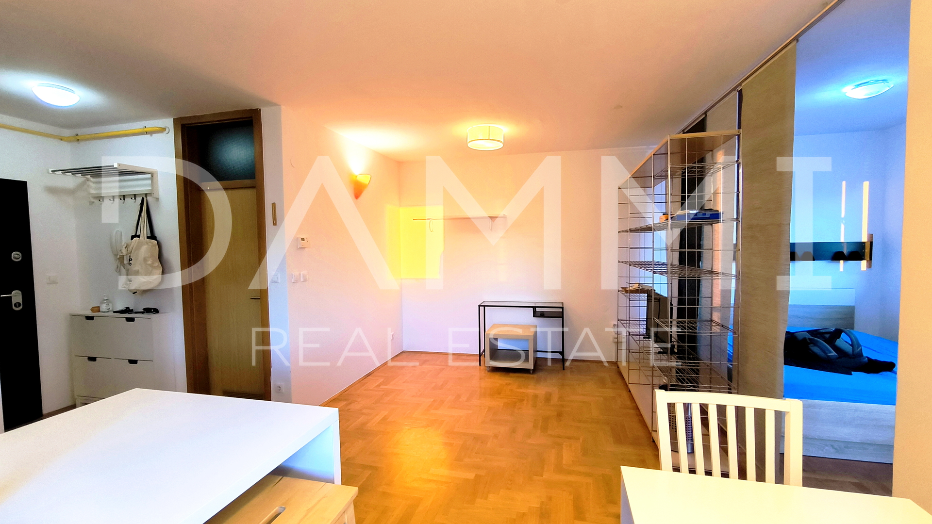 Pula&comma;&Scaron;ijana&comma; stan za najam 40m2&comma; sa gara&zcaron;om