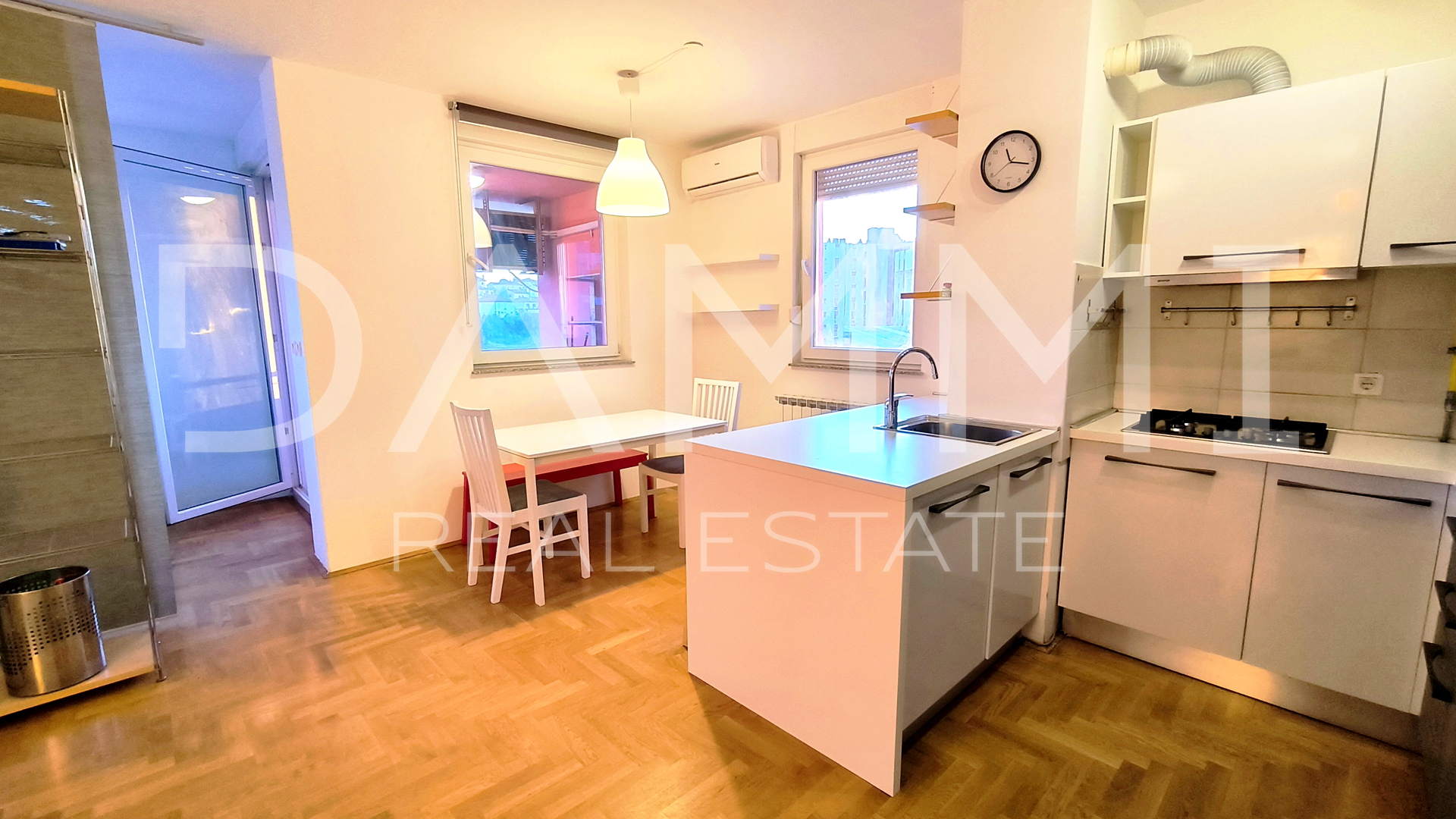 Pula&comma;&Scaron;ijana&comma; stan za najam 40m2&comma; sa gara&zcaron;om