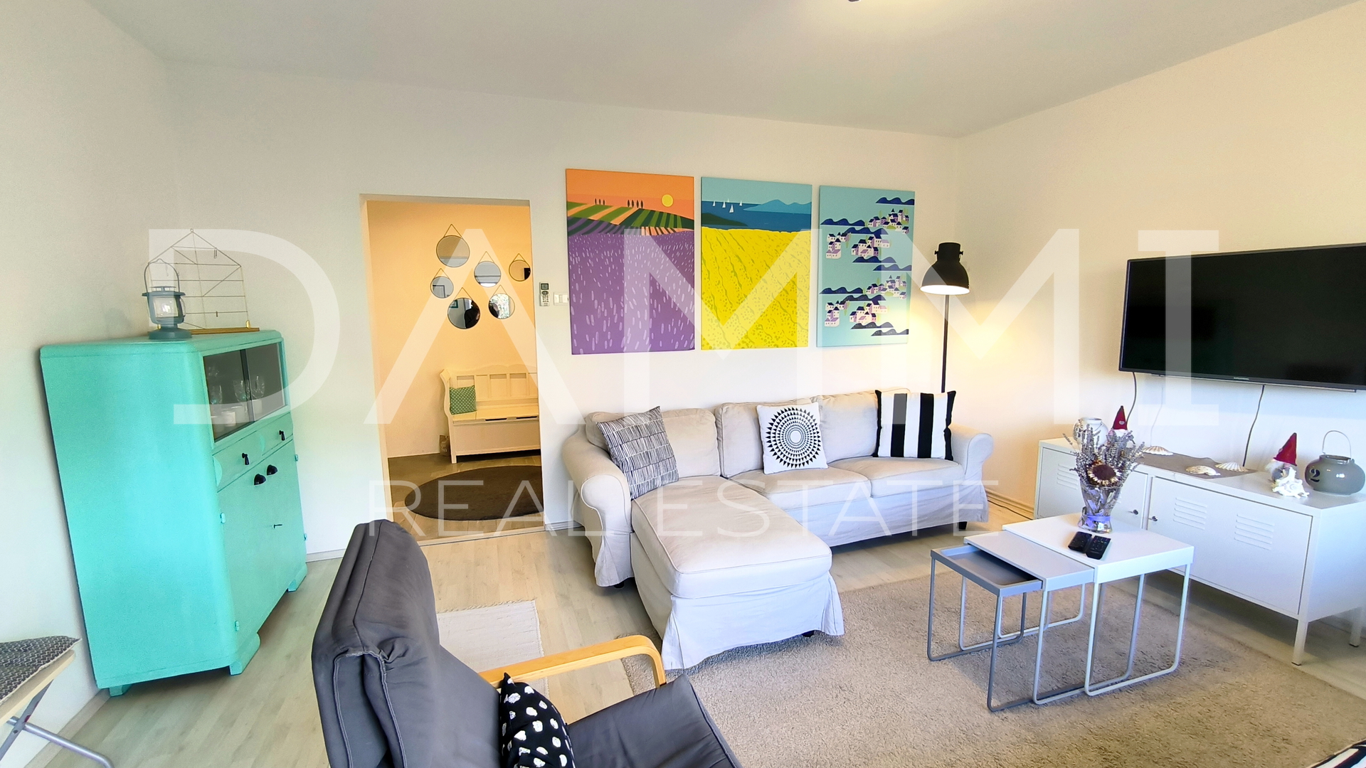 Pula&comma; centro ampio&comma; appartamento trilocale con garage