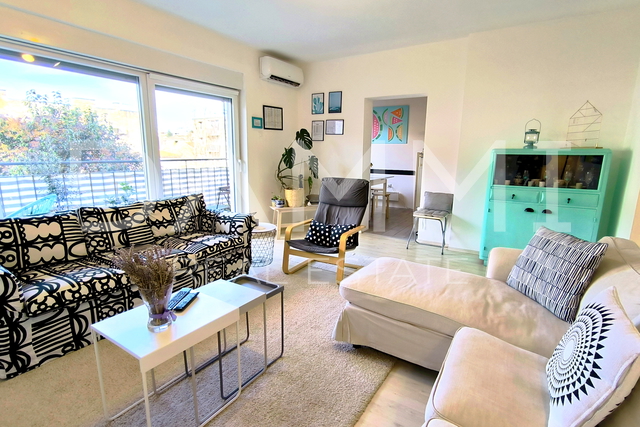 Pula, centro ampio, appartamento trilocale con garage