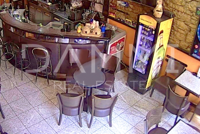 Istra, Pula - uhodan kafić u centru