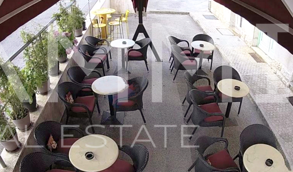 Istra&comma; Pula - uhodan kafi&cacute; u centru