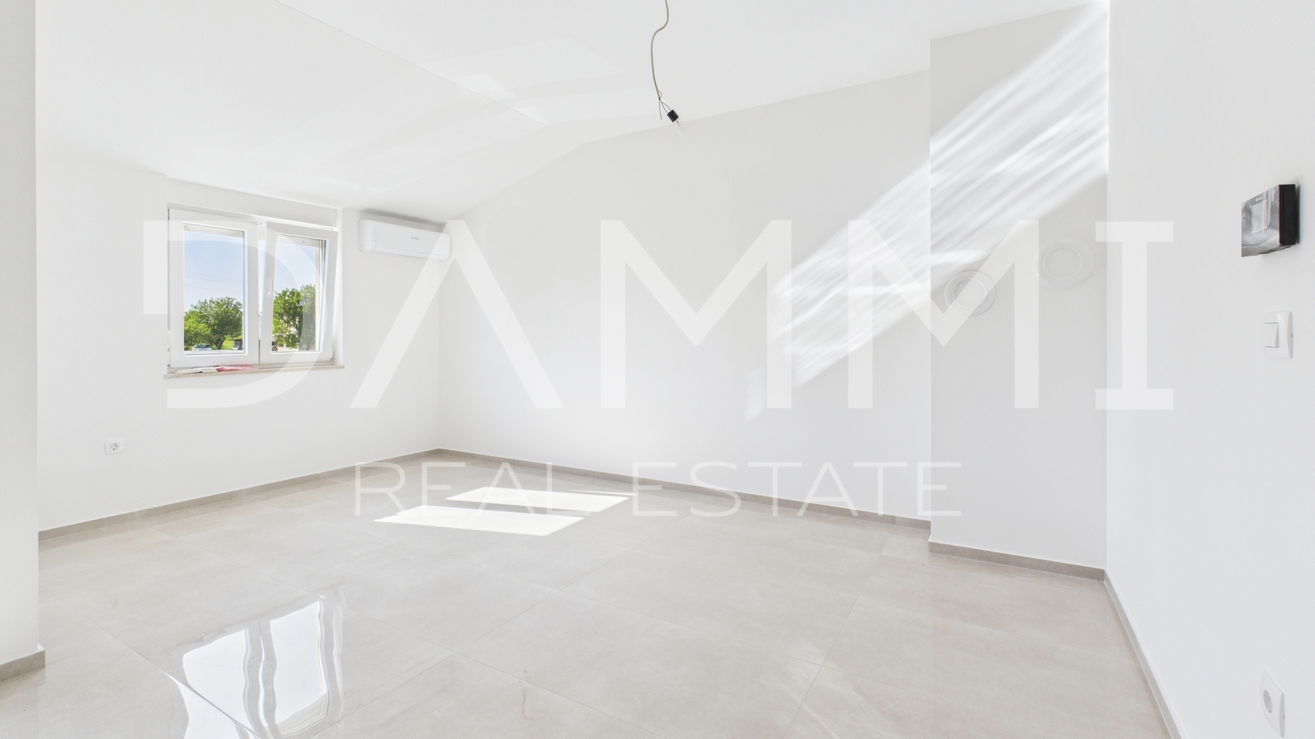 Istra&comma; &Scaron;i&scaron;an - ku&cacute;a&comma; kvalitetna novogradnja&comma; blizina pla&zcaron;e