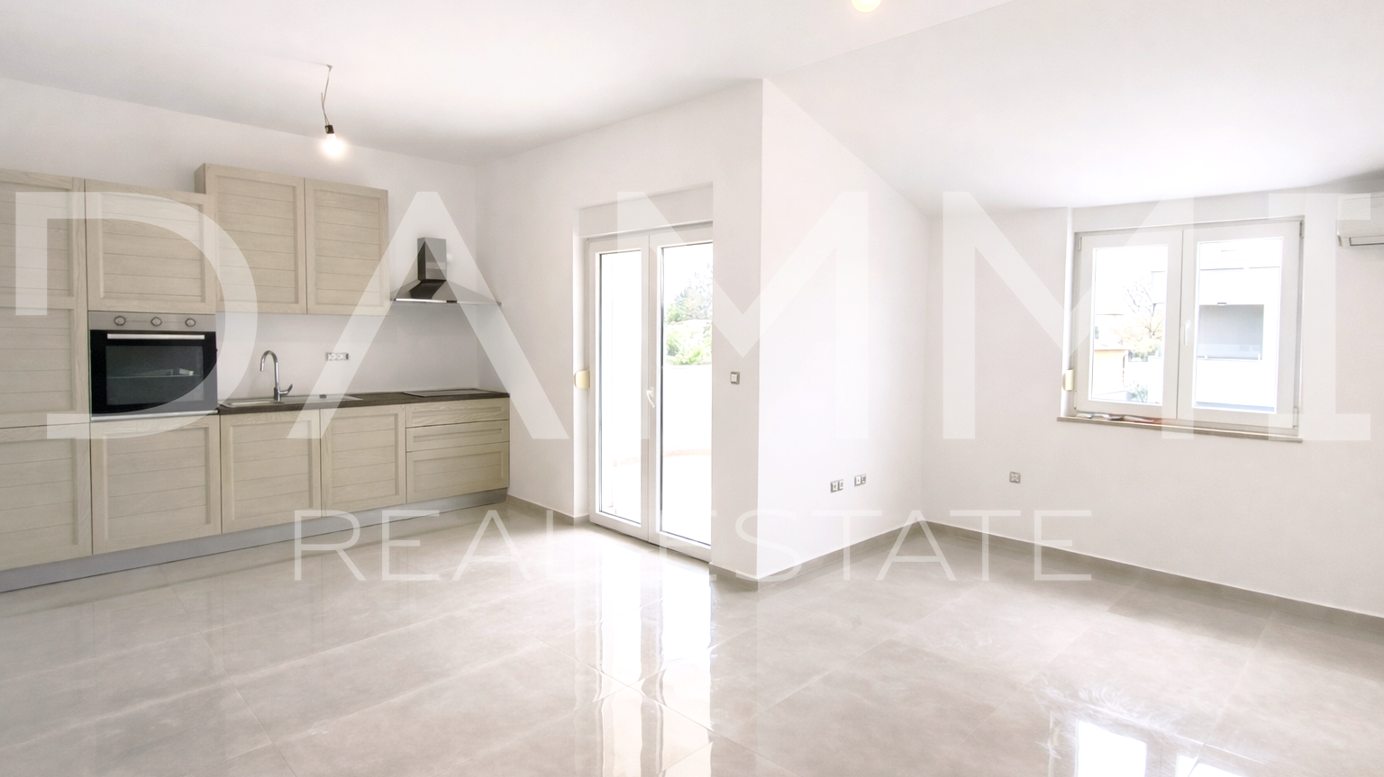 Istra&comma; &Scaron;i&scaron;an - ku&cacute;a&comma; kvalitetna novogradnja&comma; blizina pla&zcaron;e