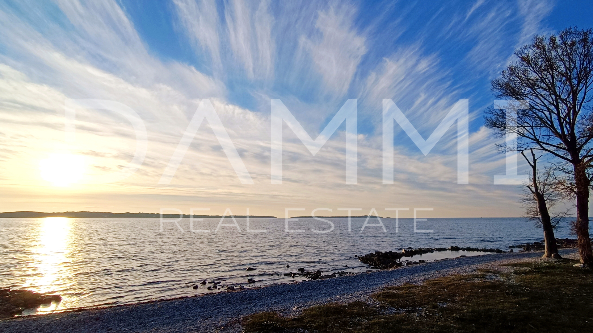 Istra&comma; Peroj&comma; atraktivno vikend zemlji&scaron;te 300m od mora