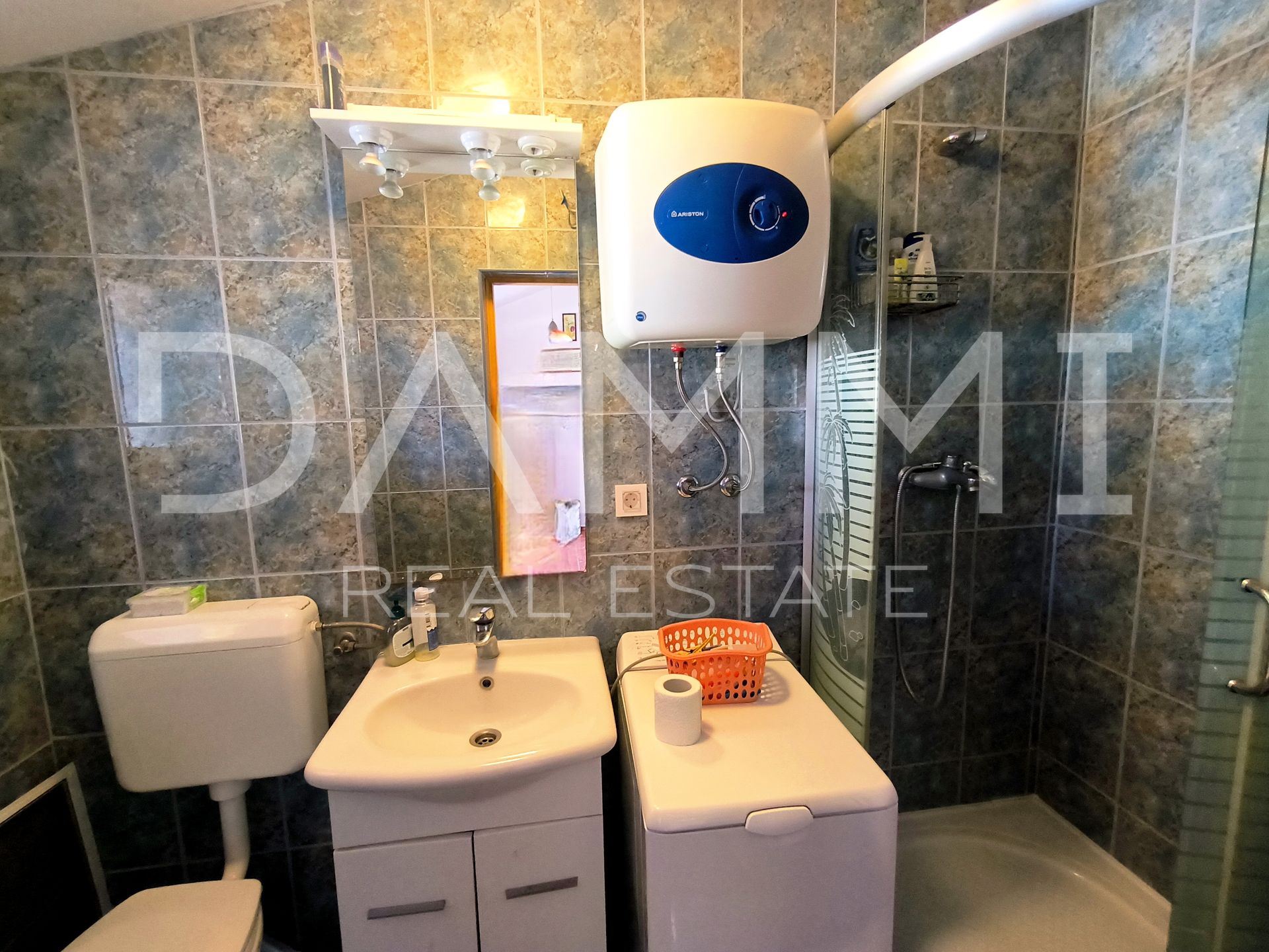 ISTRA&comma; MAR&Ccaron;ANA - renovirana istarska ku&cacute;a s lijepim dvori&scaron;tem&comma; blizina pla&zcaron;e