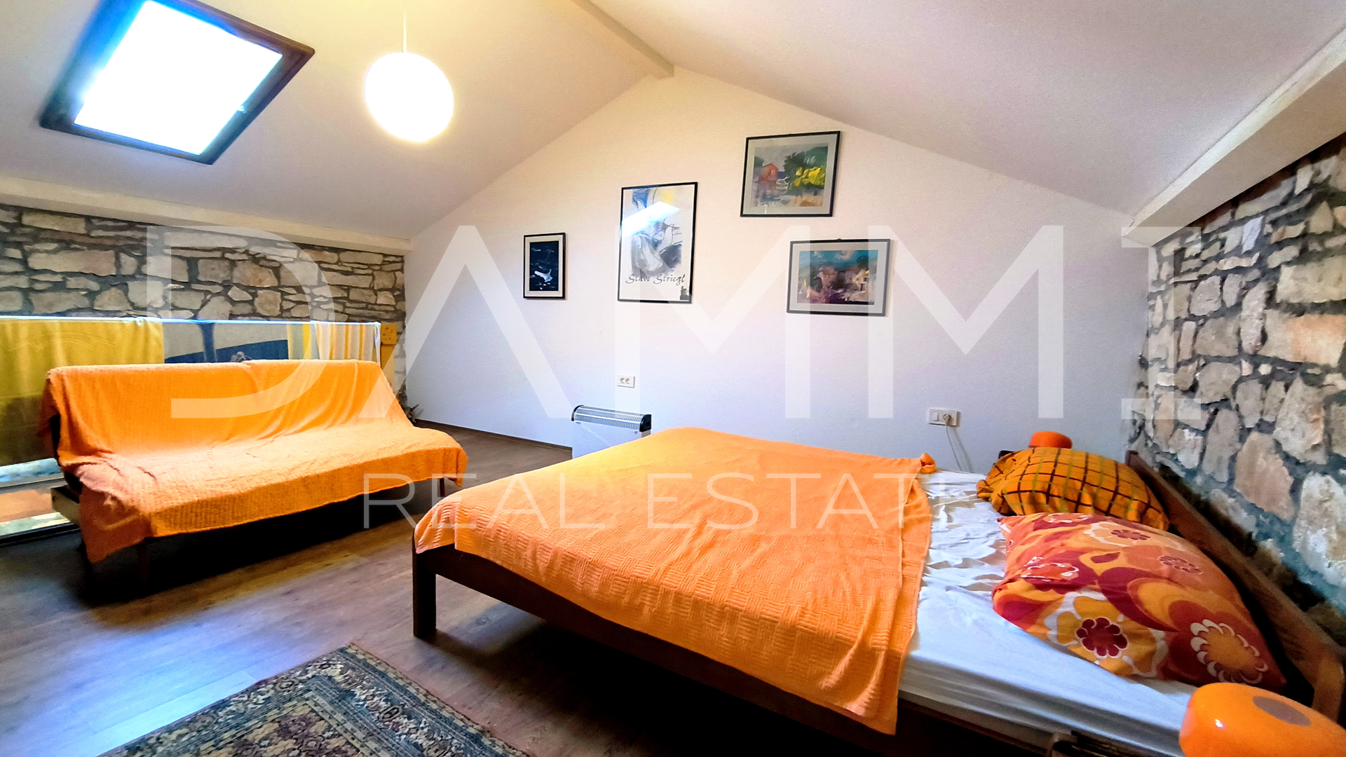 ISTRA&comma; MAR&Ccaron;ANA - renovirana istarska ku&cacute;a s lijepim dvori&scaron;tem&comma; blizina pla&zcaron;e