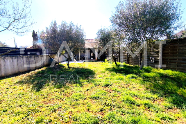 ISTRA, MARČANA - renovirana istarska kuća s lijepim dvorištem, blizina plaže