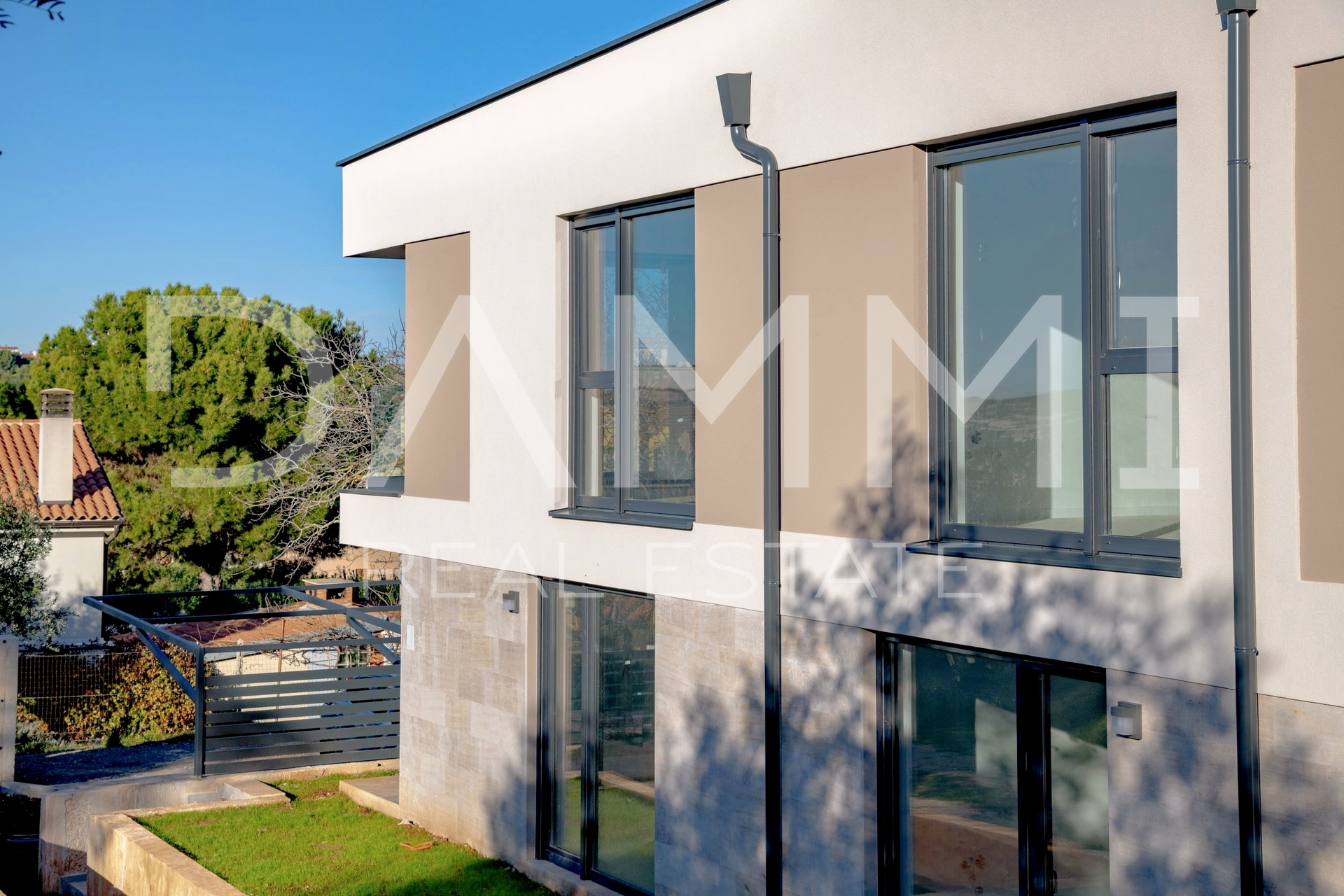 Volme&comma; Banjole - luksuzni stan sa vrtom na 200m od pla&zcaron;e