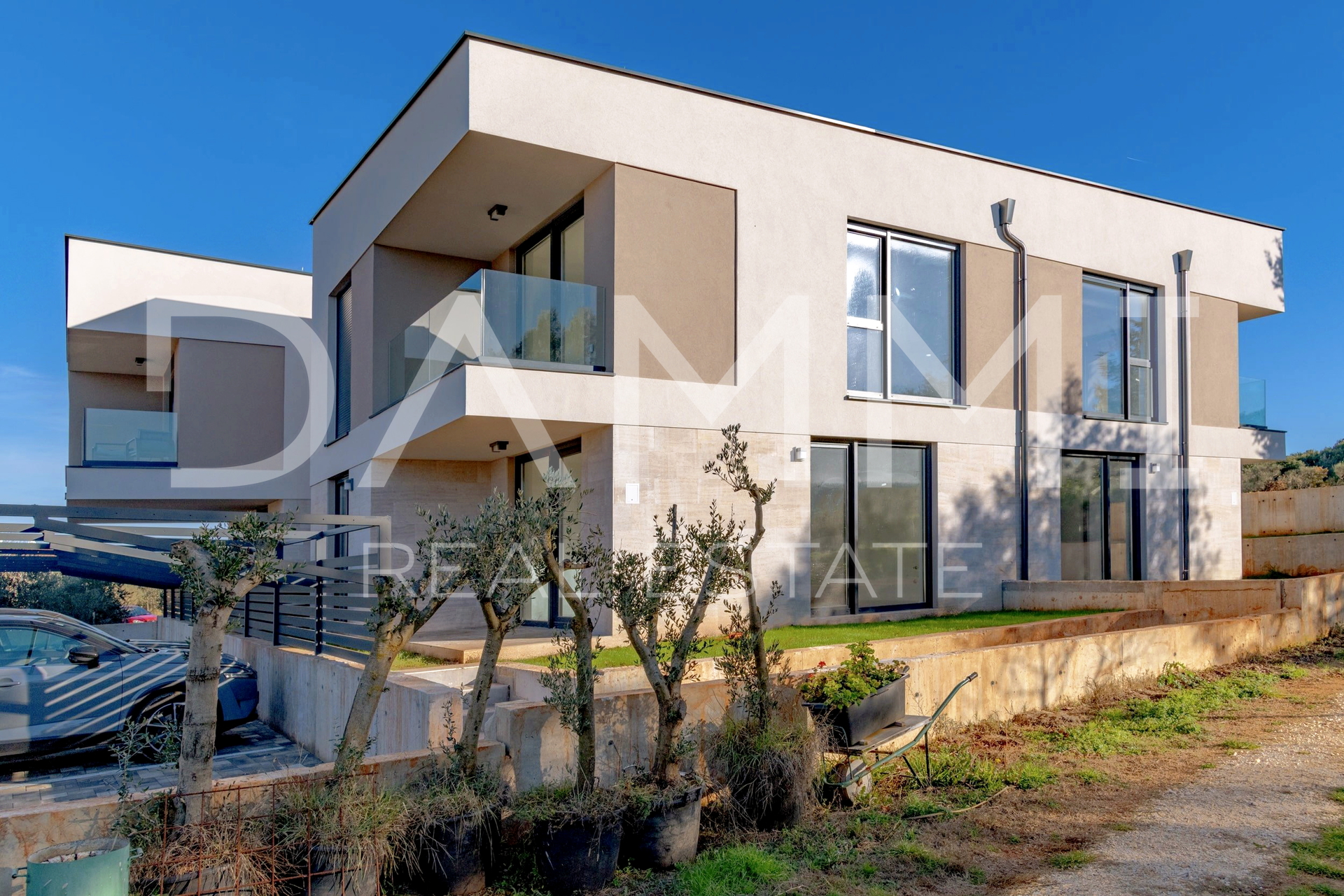 Volme&comma; Banjole - luksuzni stan sa vrtom na 200m od pla&zcaron;e