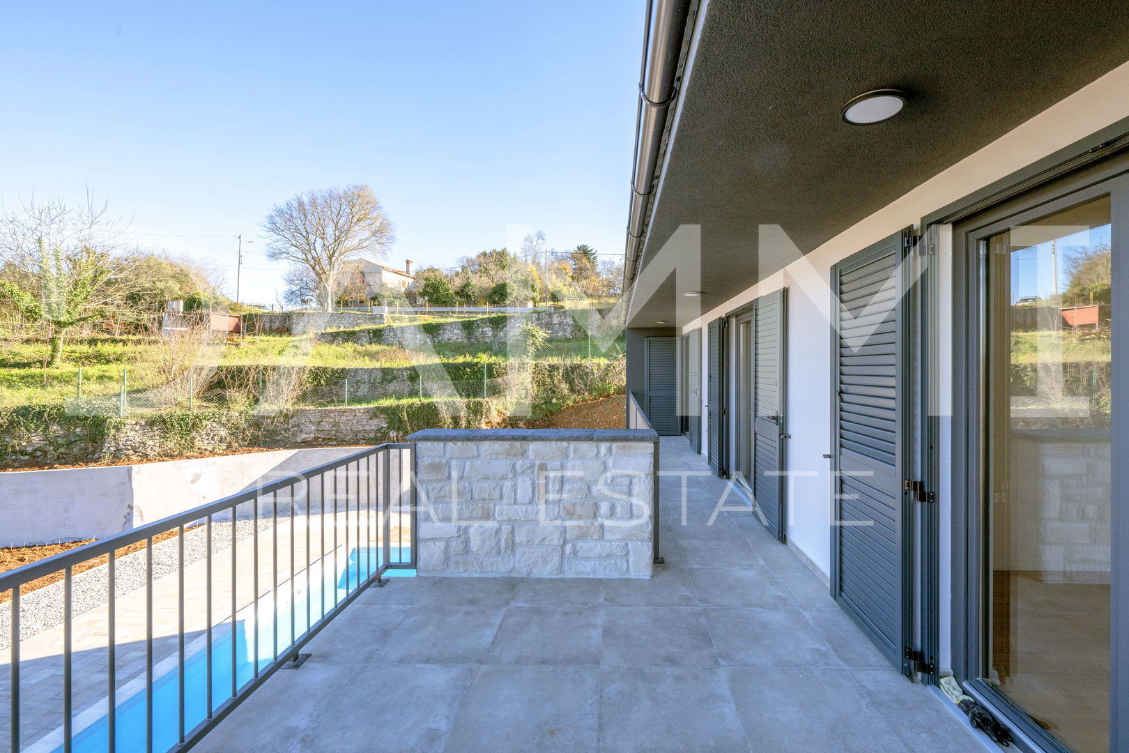 Istra&comma; Rakalj- moderna vila s bazenom&comma; pogled more