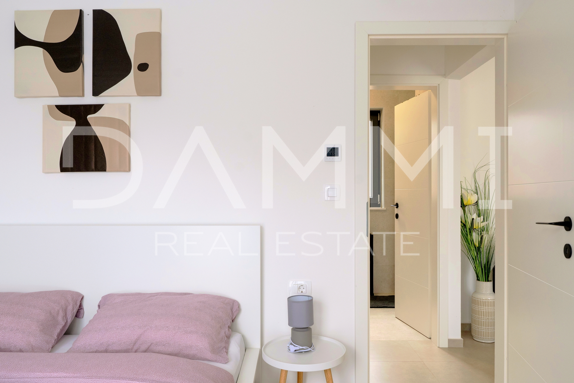 Istra&comma; Rakalj- moderna vila s bazenom&comma; pogled more