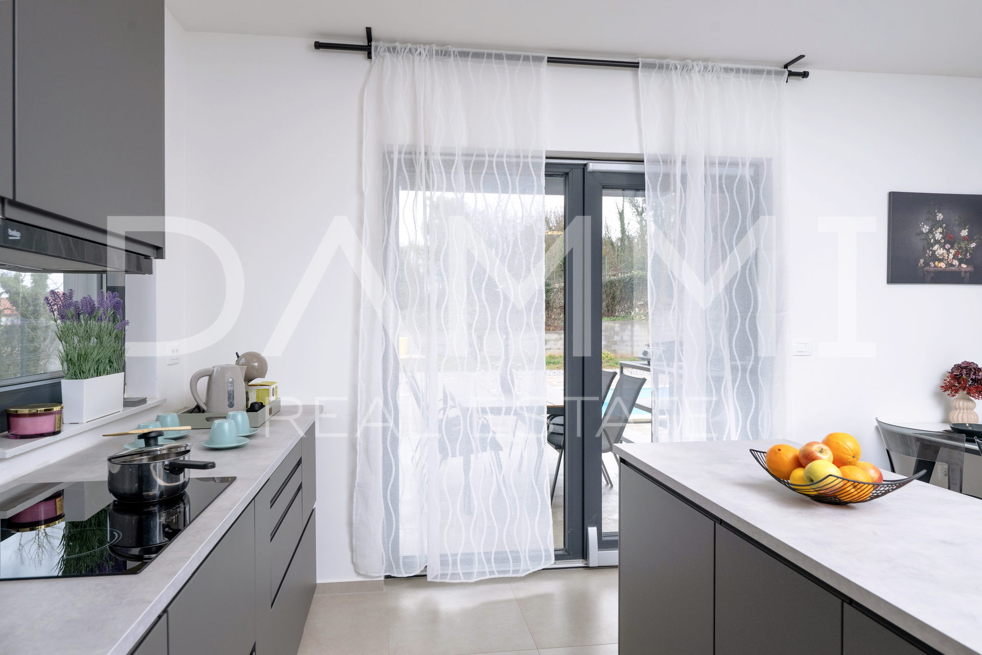 Istra&comma; Rakalj- moderna vila s bazenom&comma; pogled more