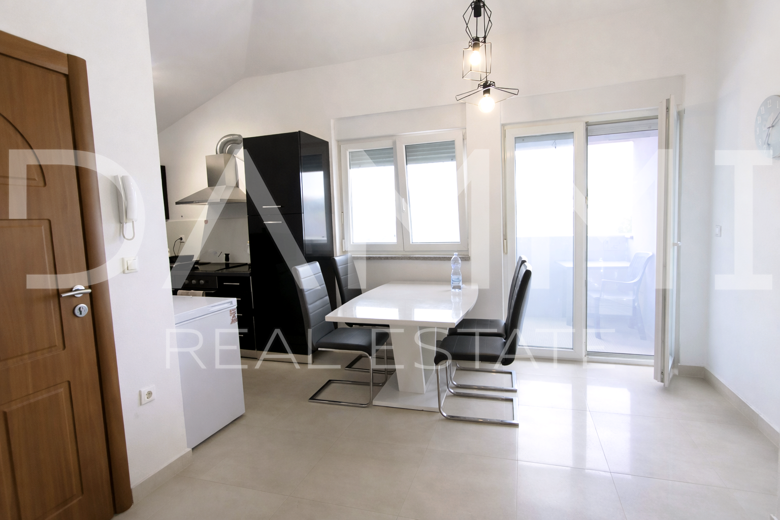 Pula&comma; Ka&scaron;tanjer - dvosoban stan novije gradnje