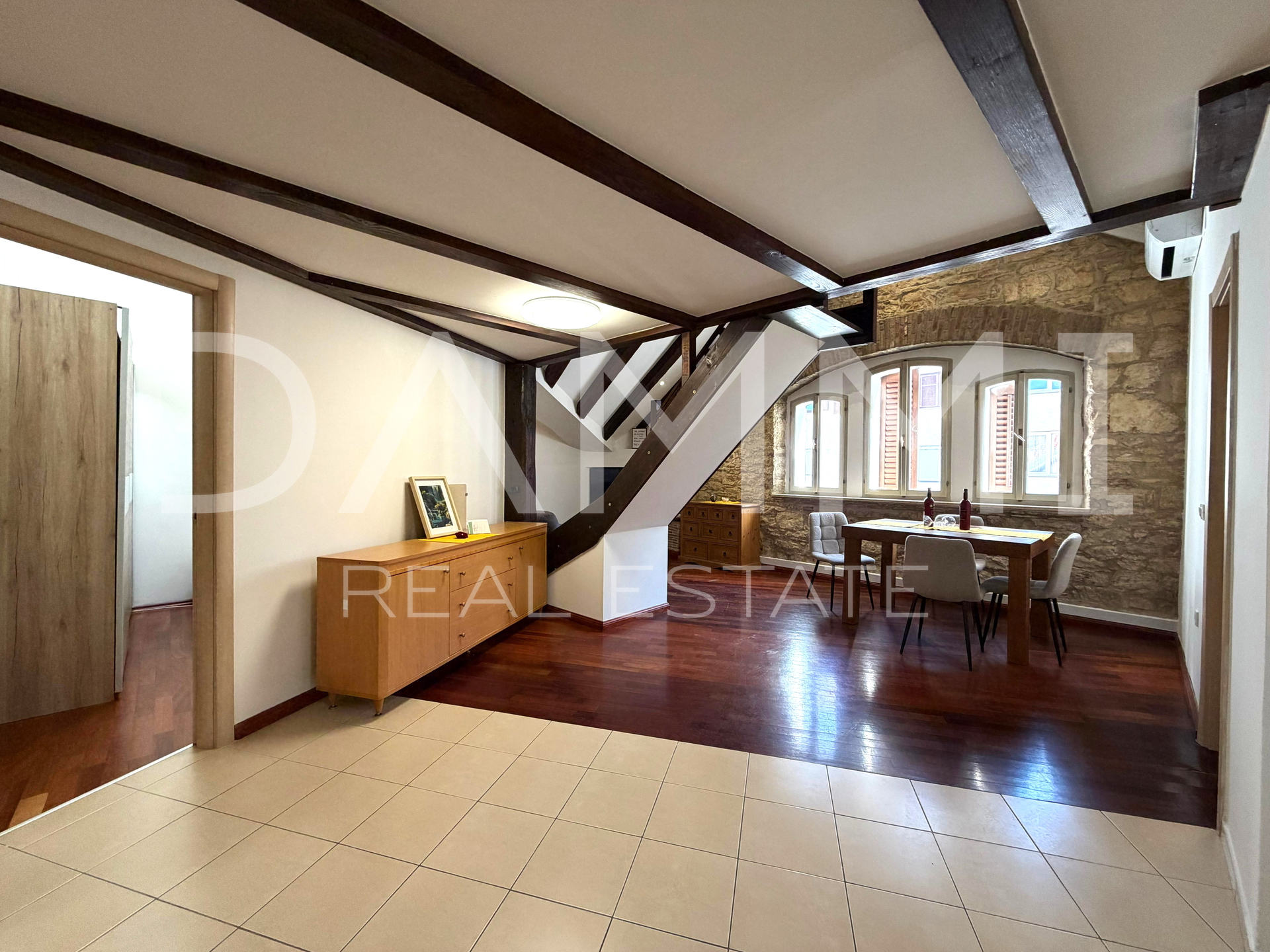 Pula&comma; Stoja&comma; ure&dstrok;en stan na odli&ccaron;noj lokaciji