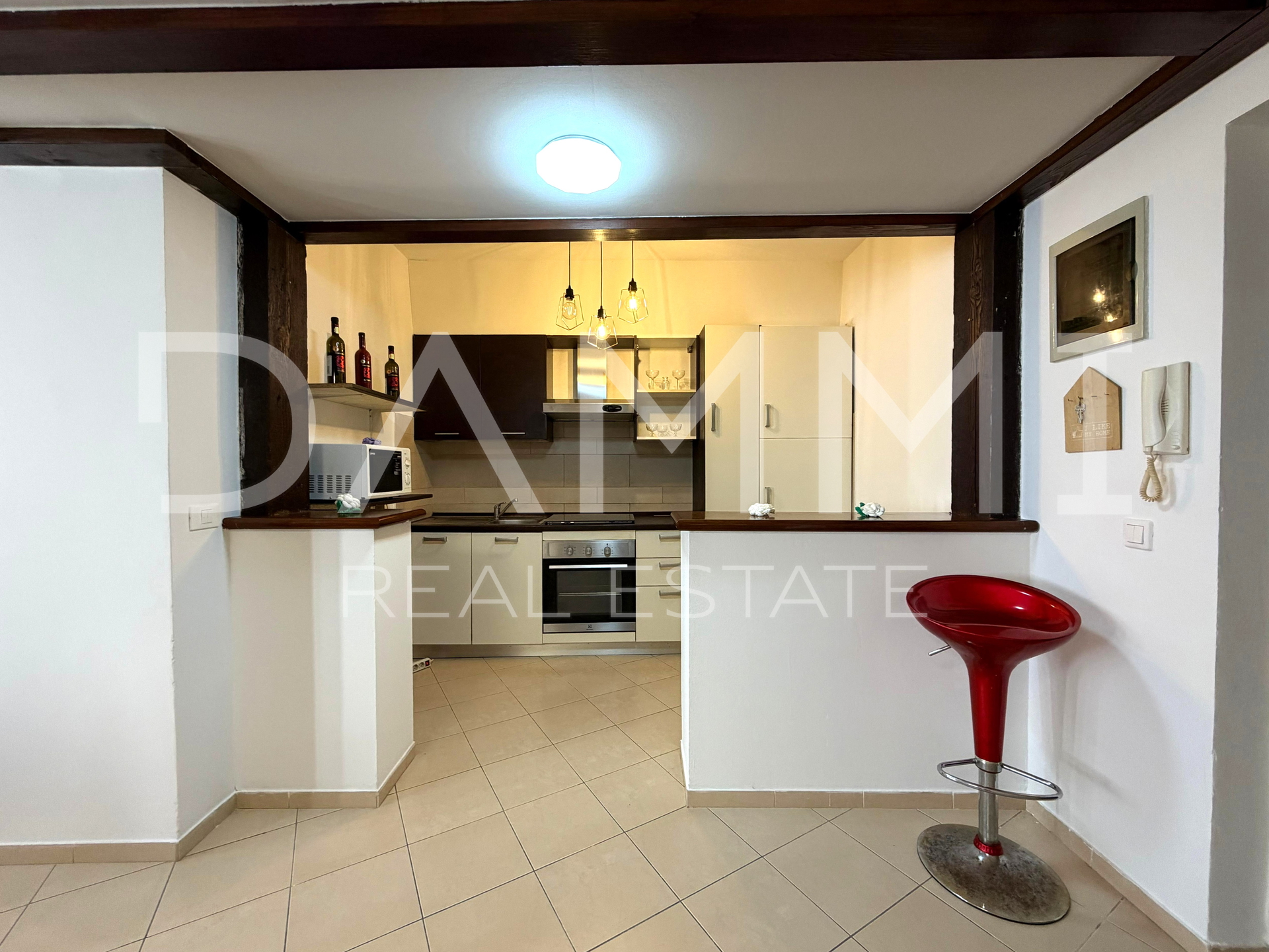 Pula&comma; Stoja&comma; ure&dstrok;en stan na odli&ccaron;noj lokaciji