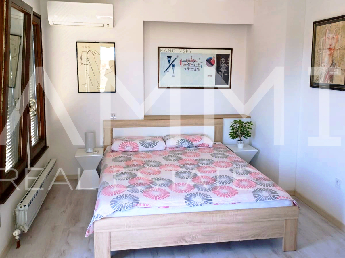 Istra&comma; Umag - samostoje&cacute;a apartmanska ku&cacute;a&comma; 100 m od pla&zcaron;e&comma; pogled more