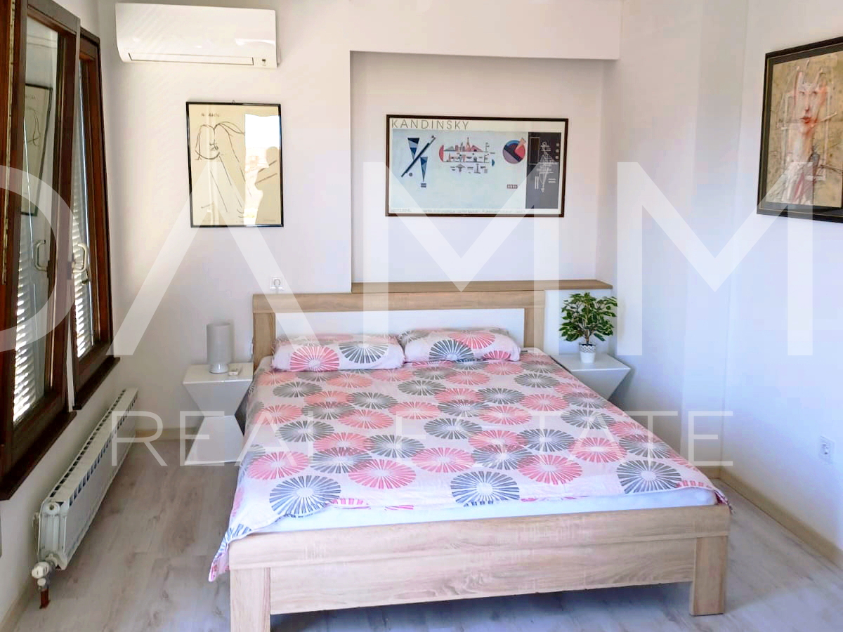 Istra&comma; Umag - samostoje&cacute;a apartmanska ku&cacute;a&comma; 100 m od pla&zcaron;e&comma; pogled more