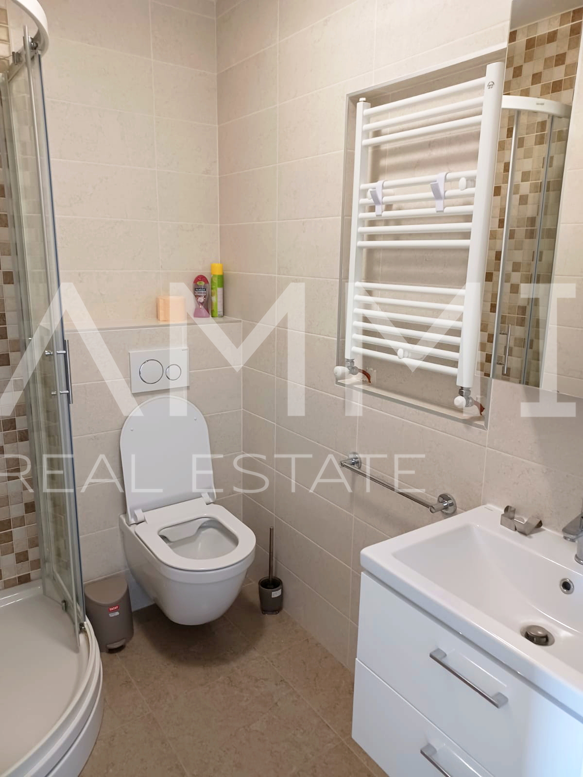 Istra&comma; Umag - samostoje&cacute;a apartmanska ku&cacute;a&comma; 100 m od pla&zcaron;e&comma; pogled more