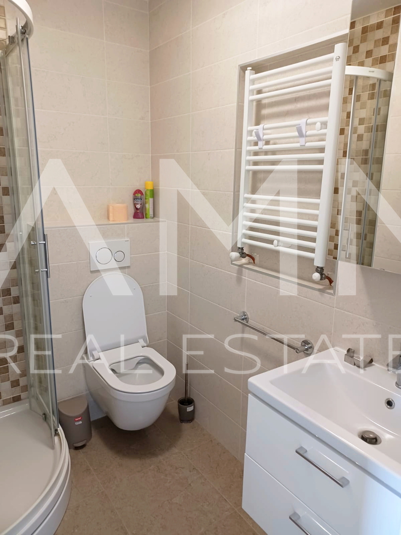 Istra&comma; Umag - samostoje&cacute;a apartmanska ku&cacute;a&comma; 100 m od pla&zcaron;e&comma; pogled more