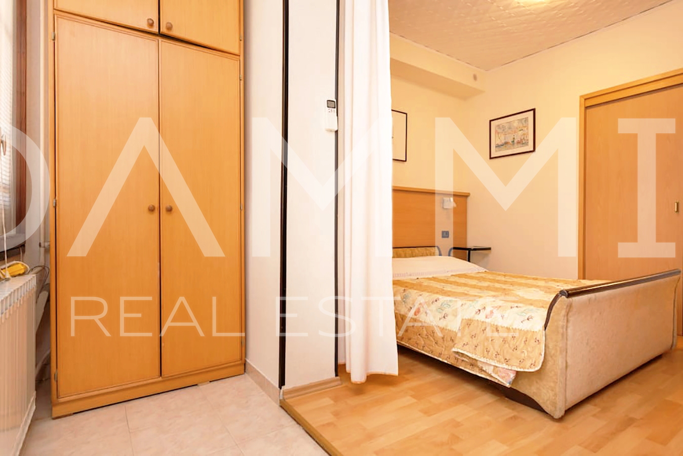 Istra&comma; Umag - samostoje&cacute;a apartmanska ku&cacute;a&comma; 100 m od pla&zcaron;e&comma; pogled more