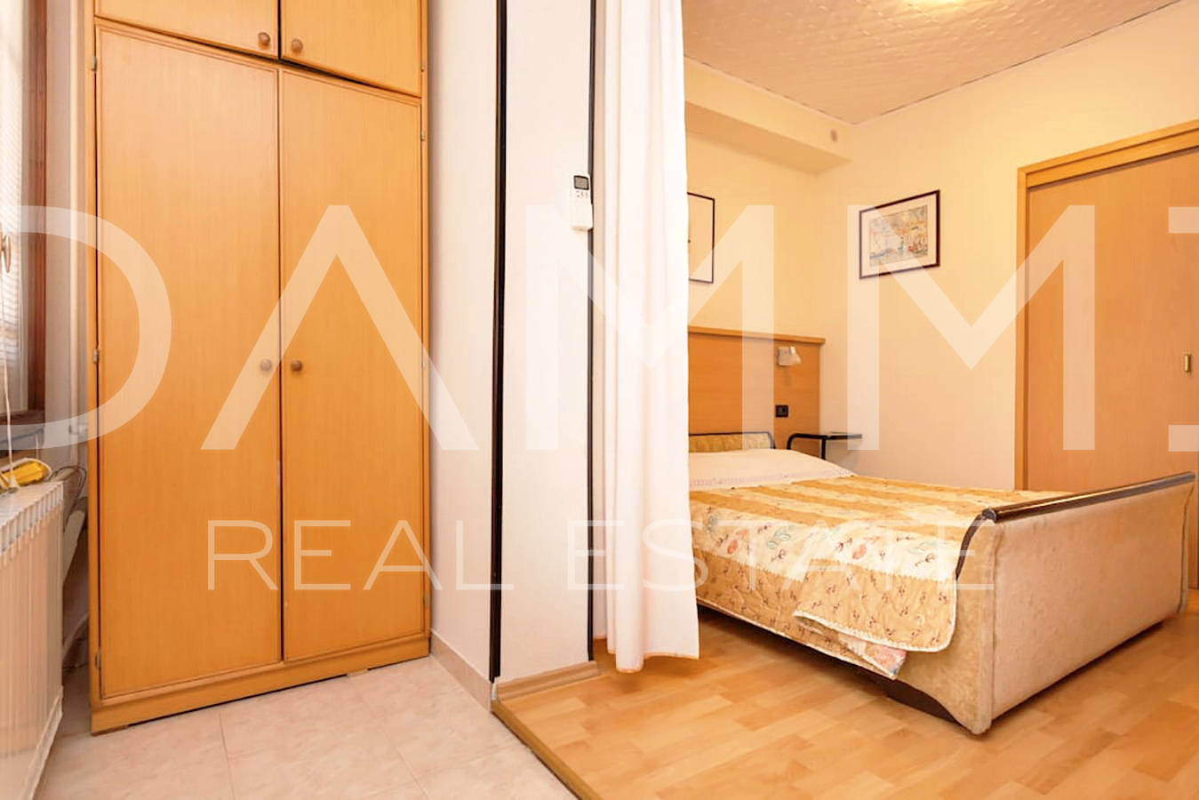 Istra&comma; Umag - samostoje&cacute;a apartmanska ku&cacute;a&comma; 100 m od pla&zcaron;e&comma; pogled more