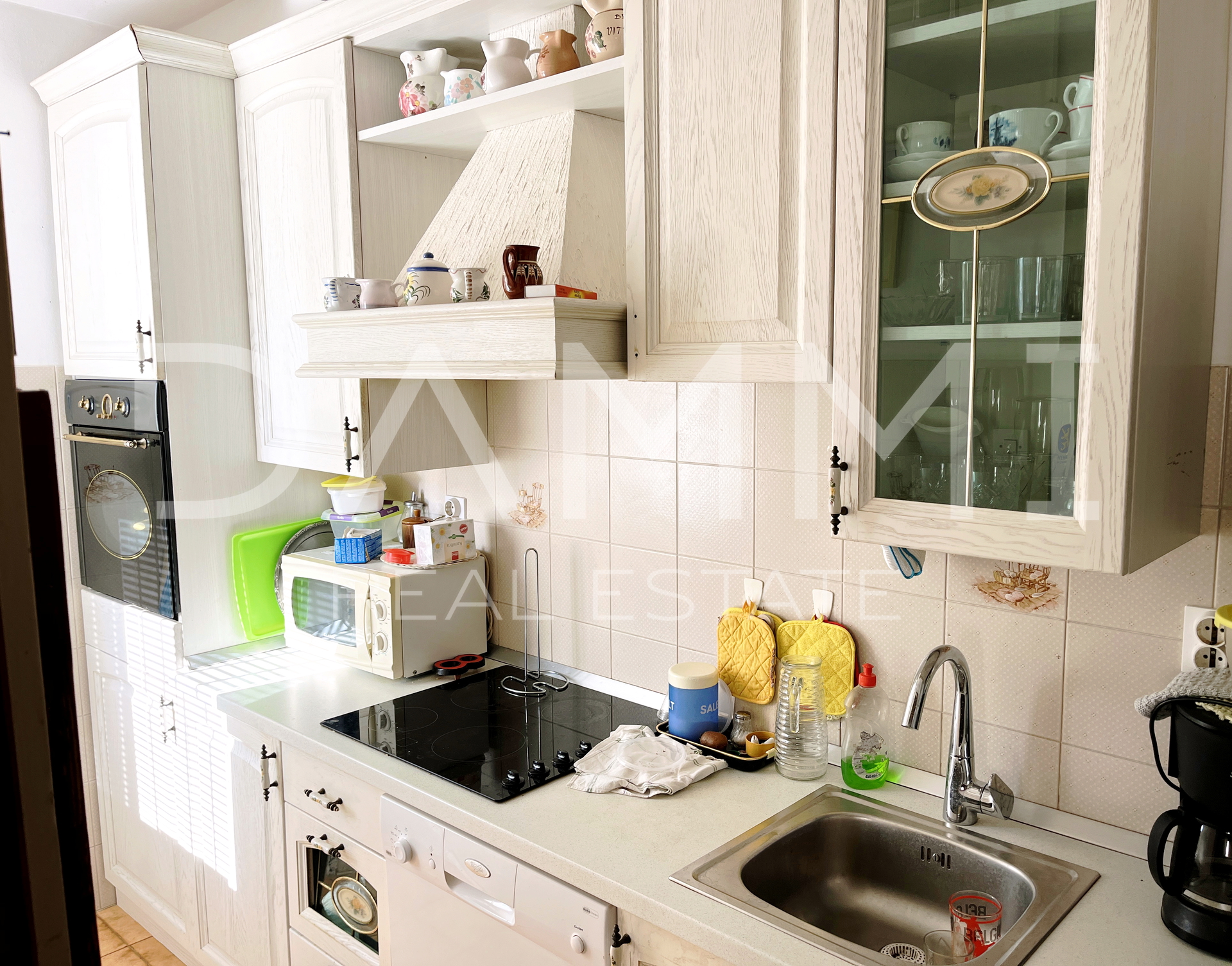 Istra&comma; Umag - samostoje&cacute;a apartmanska ku&cacute;a&comma; 100 m od pla&zcaron;e&comma; pogled more