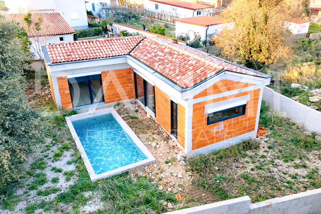 Istra, Ližnjan - kuća sa bazenom u roh-bau fazi