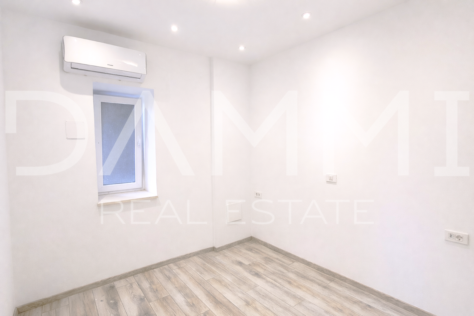 Pula Zentrum &ndash; neu renovierte Zweizimmerwohnung&comma; perfekte Lage