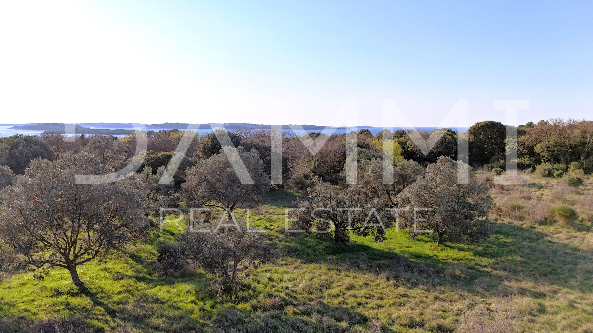 Istra&comma; &Scaron;tinjan - atraktivno gra&dstrok;evinsko zemlji&scaron;te&comma; pogled more
