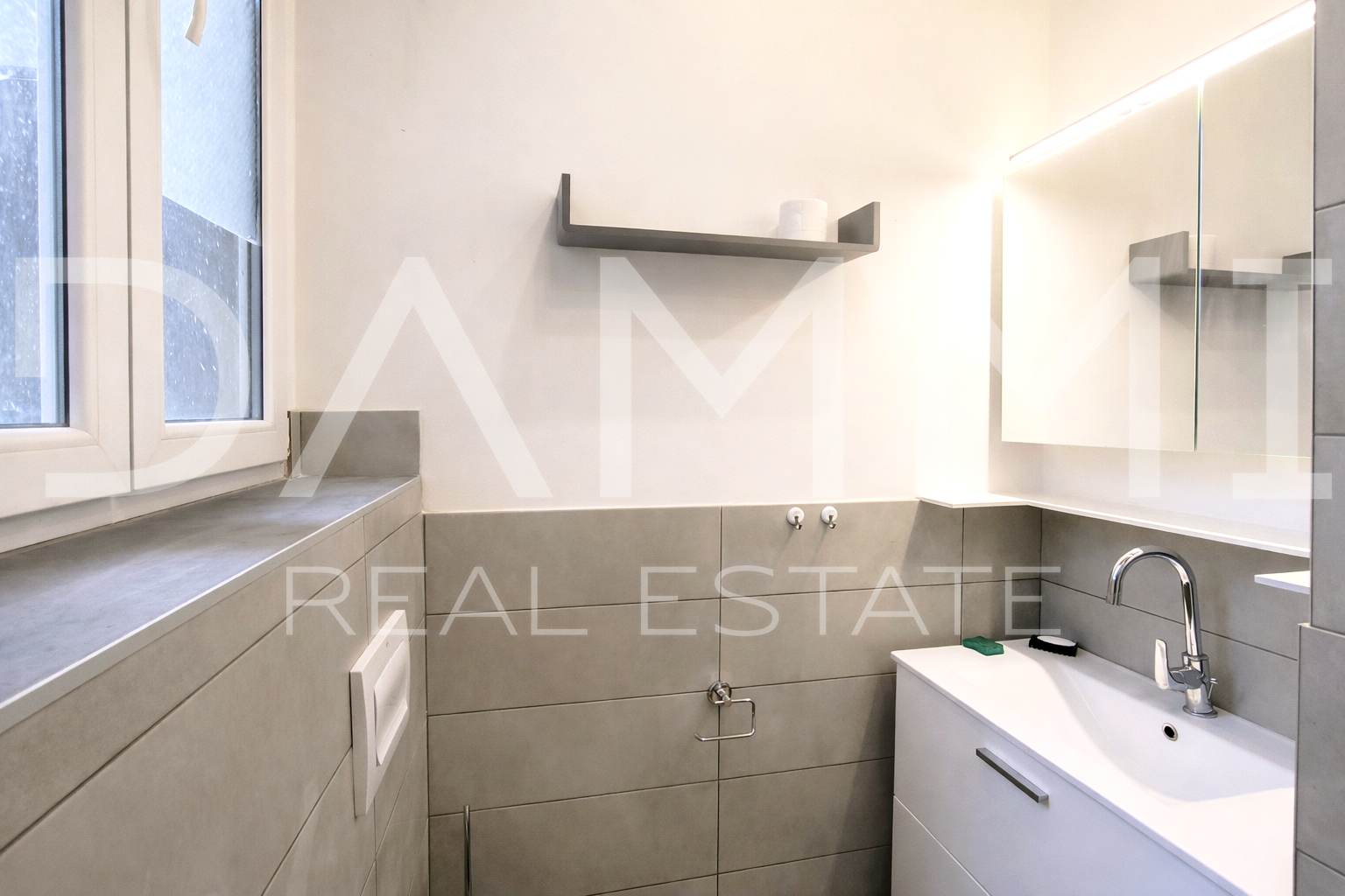 Pula Zentrum &ndash; neu renovierte Zweizimmerwohnung&comma; perfekte Lage