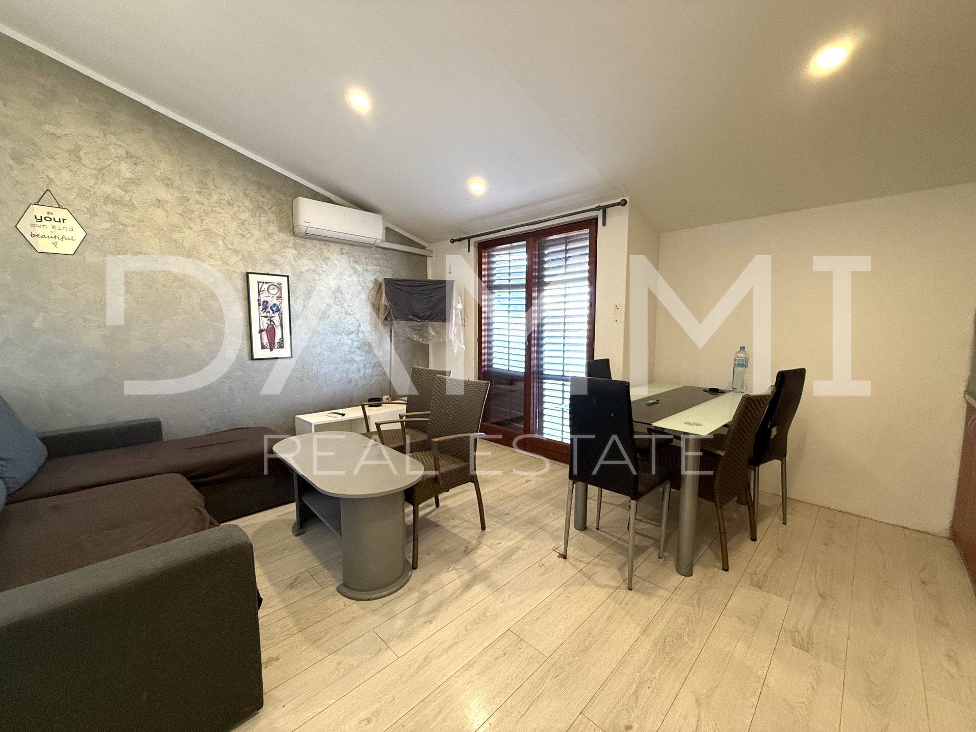 ISTRA, ROVINJ - Stan na 2. katu s jednom spavaćom sobom i parkingom