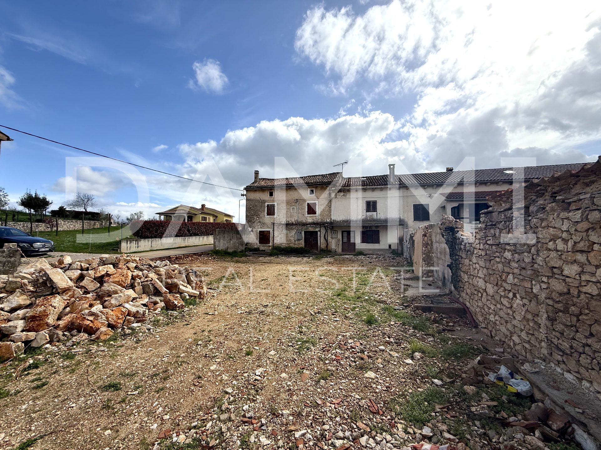 ISTRA, ŽMINJ - Casa in pietra con cortile di 500 m2