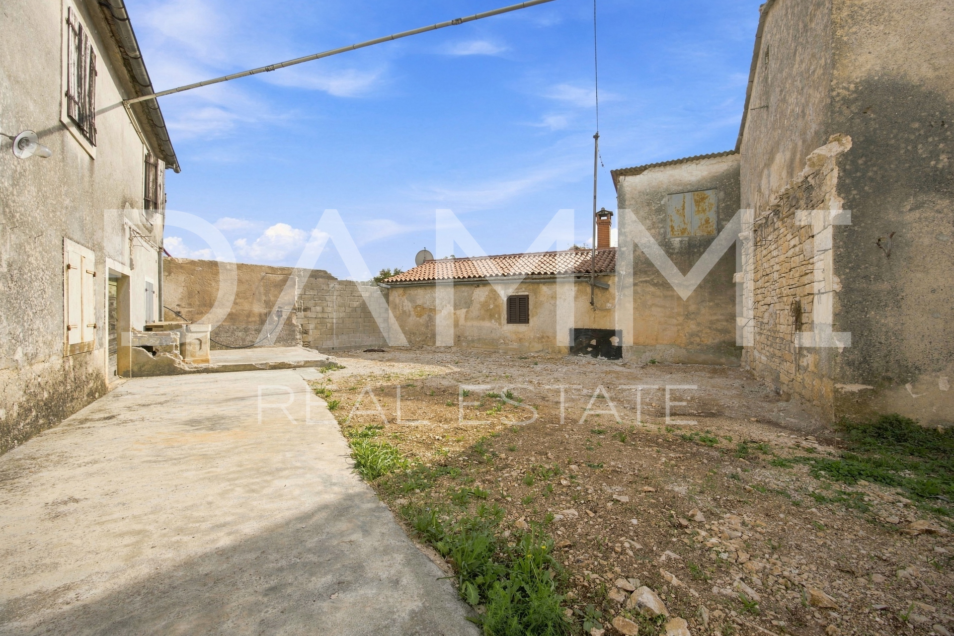 Central Istria &ndash; Two Legal Stone Houses with Renovation Project