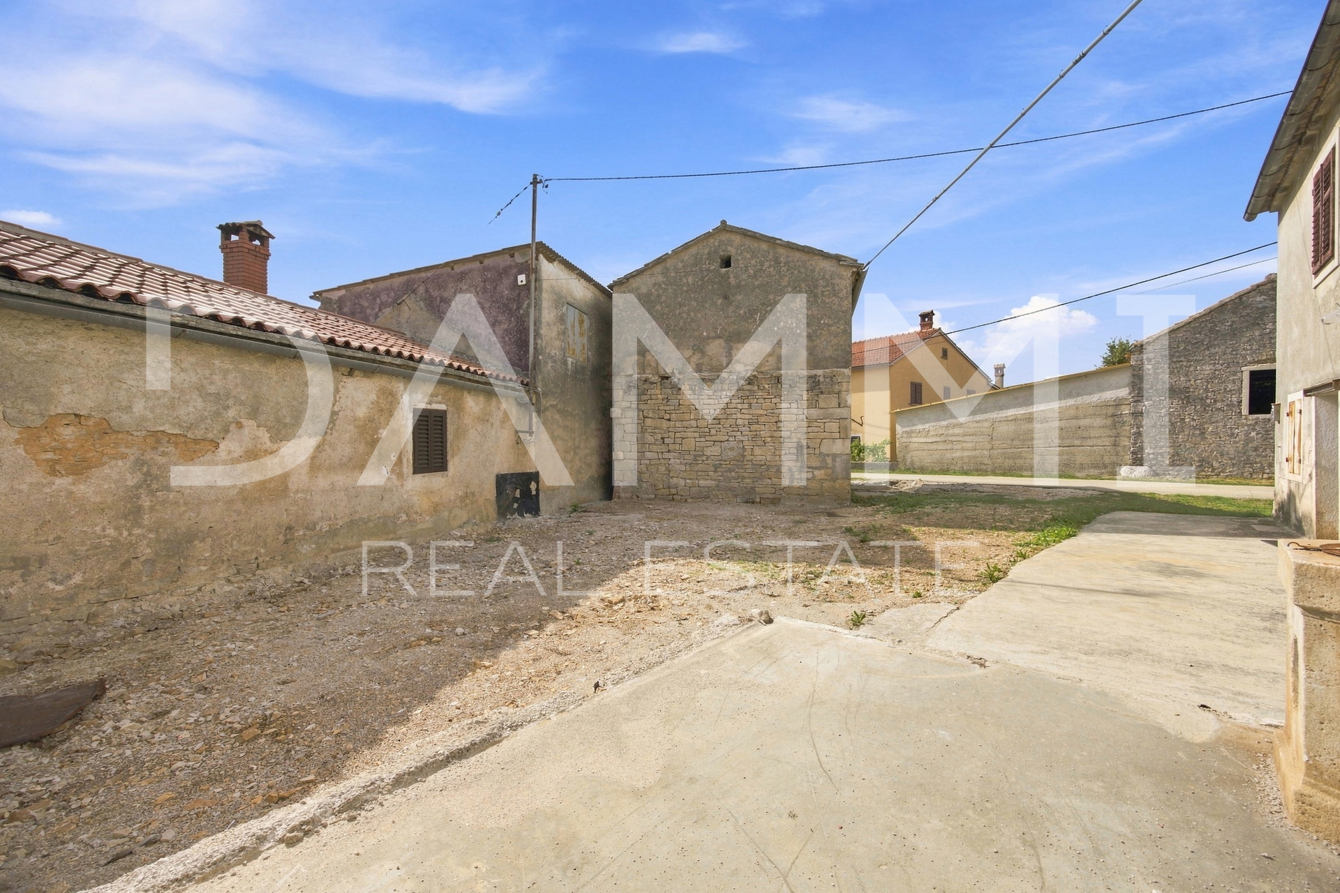 Central Istria &ndash; Two Legal Stone Houses with Renovation Project
