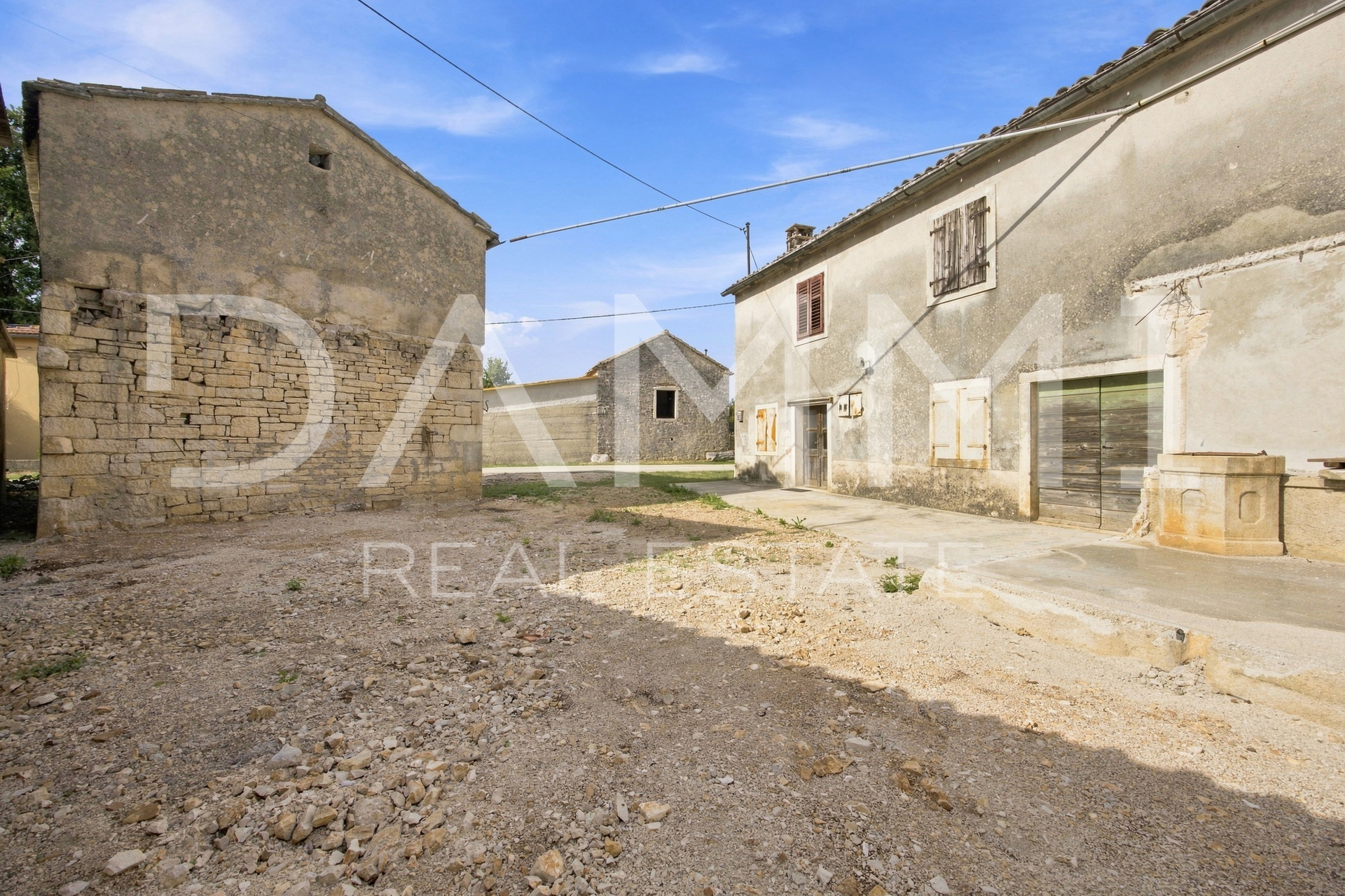 Central Istria &ndash; Two Legal Stone Houses with Renovation Project