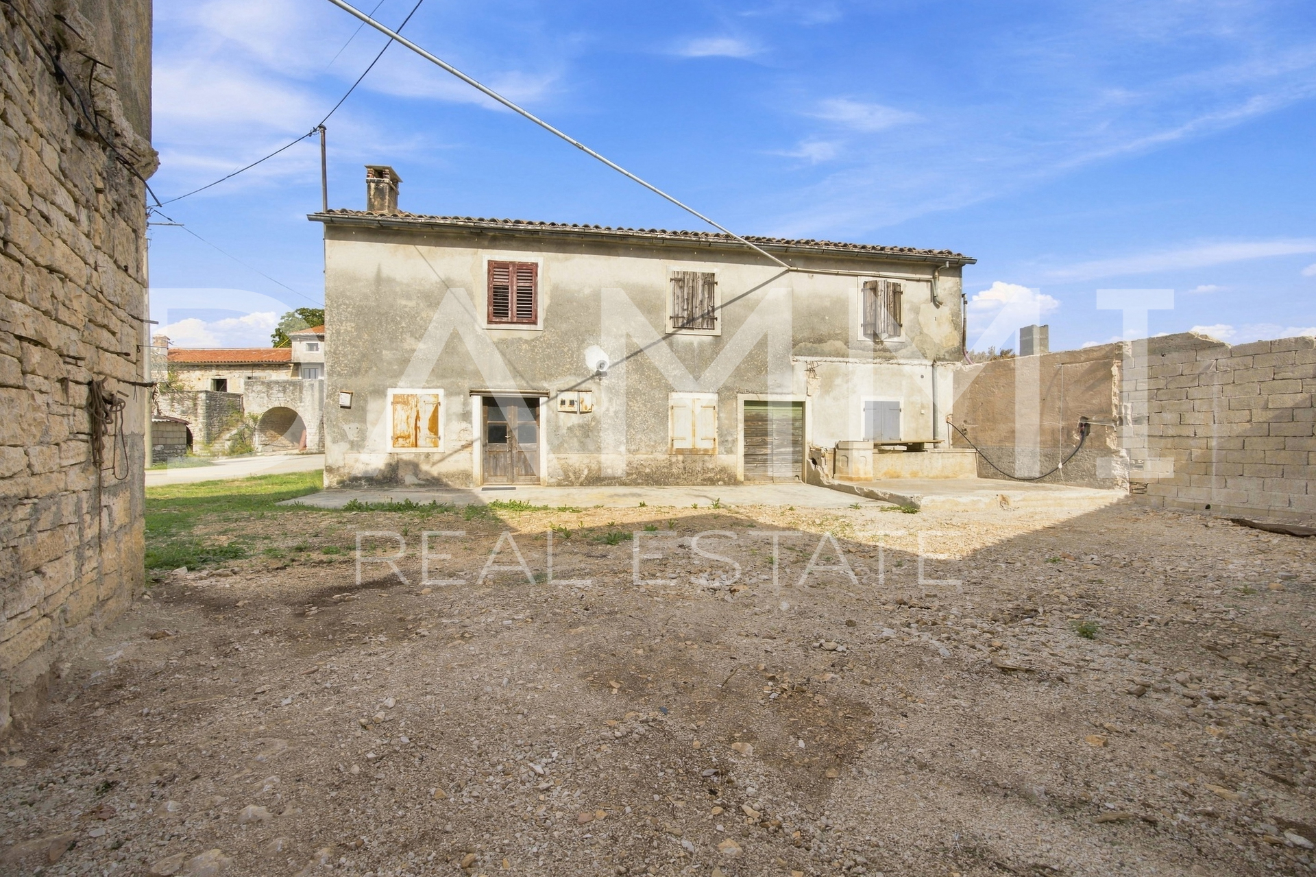 Central Istria &ndash; Two Legal Stone Houses with Renovation Project