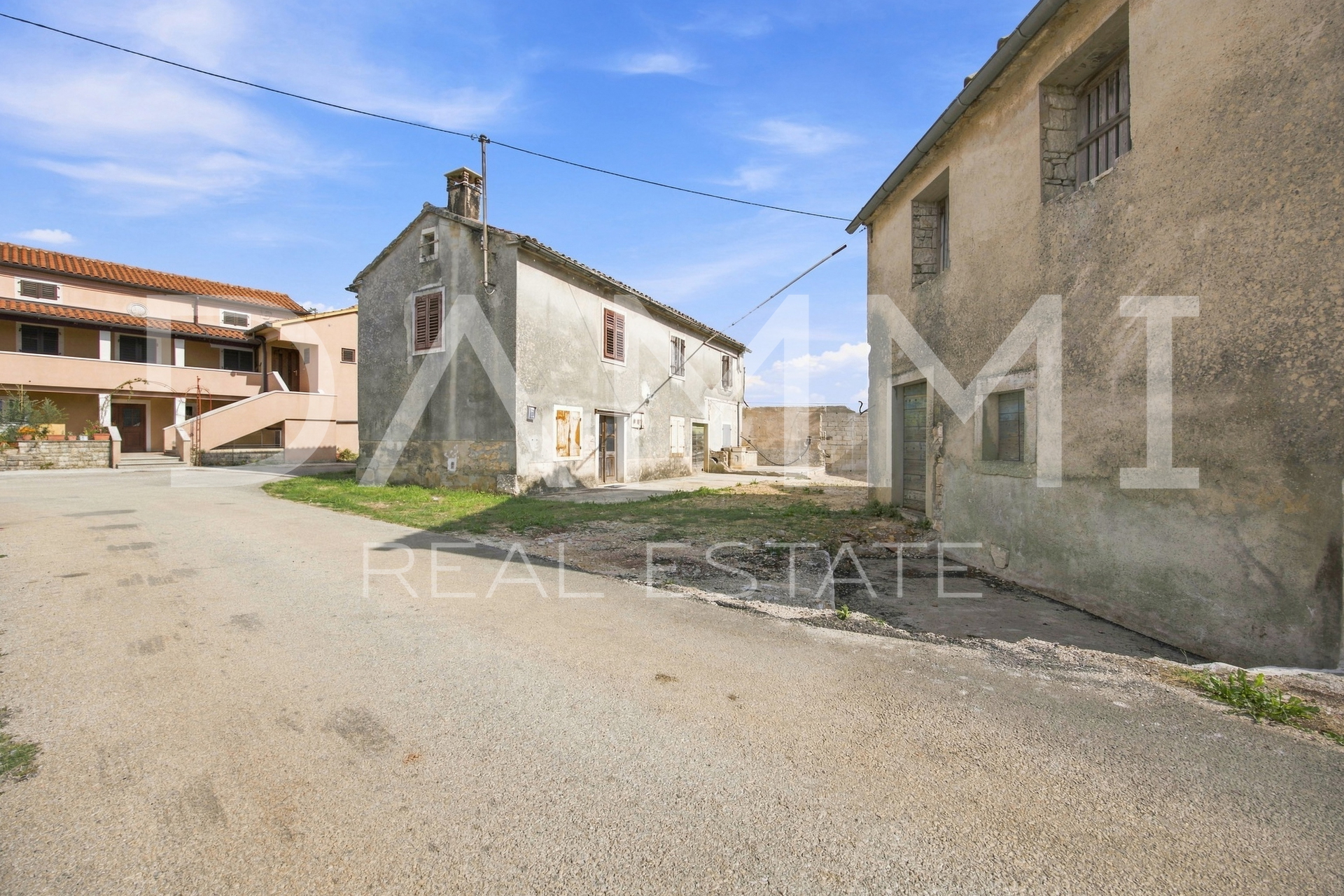 Central Istria &ndash; Two Legal Stone Houses with Renovation Project